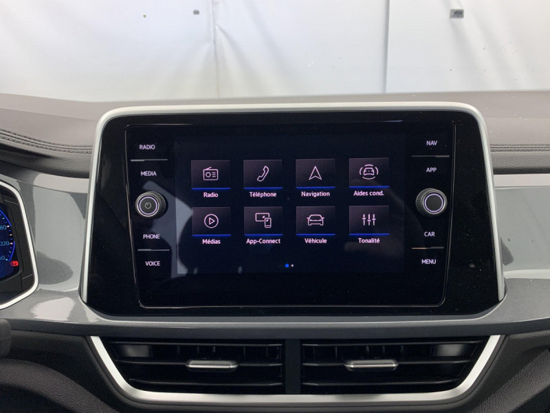 Photo 16 de l'offre de VOLKSWAGEN T-roc 1.5 TSI EVO2 150 Start/Stop DSG7 Style à 30998€ chez Carlyss automobiles Vitré