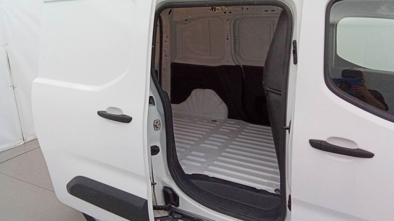 Photo 8 de l'offre de PEUGEOT Partner Fourgon STANDARD 1000 KG BLUEHDI 75 BVM5 PREMIUM à 14277€ chez Carlyss automobiles Vitré