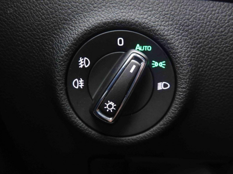 Photo 10 de l'offre de SKODA Superb 1.4 TSi 218 PHEV Combi Edition à 32177€ chez Carlyss automobiles Vitré