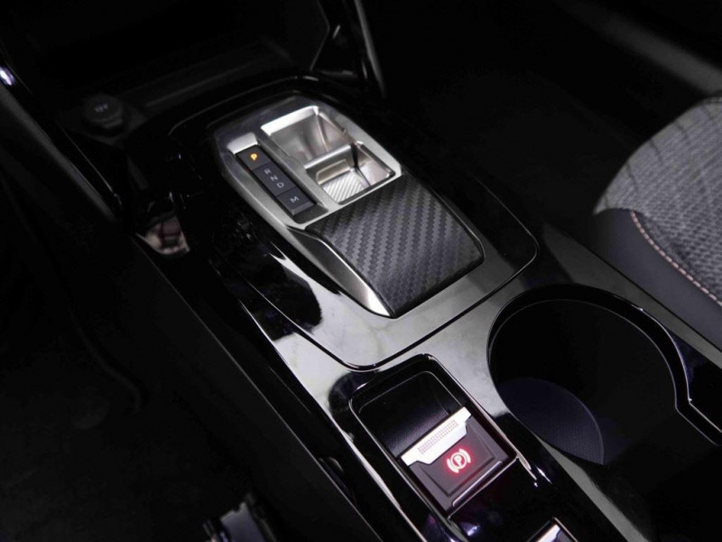 Photo 12 de l'offre de PEUGEOT 2008 1.2 HYBRID 145 eDCS6 Allure à 28698€ chez Carlyss automobiles Vitré