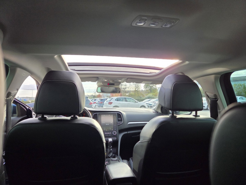 Photo 11 de l'offre de Renault Mégane Berline (4) Intens TCe 140 FAP à 15990€ chez Carlyss automobiles Vitré