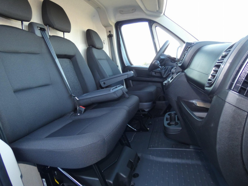 Photo 10 de l'offre de CITROEN Jumper Fourgon TOLE 35 L2H2 180 S&S BVA8 à 31437€ chez Carlyss automobiles Vitré