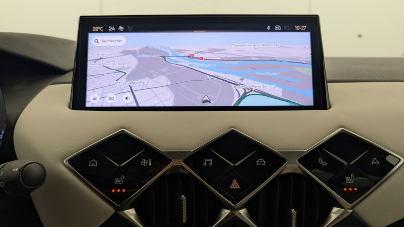 Photo 17 de l'offre de DS DS3 PureTech 130 EAT8 Esprit de Voyage à 24021€ chez Carlyss automobiles Vitré