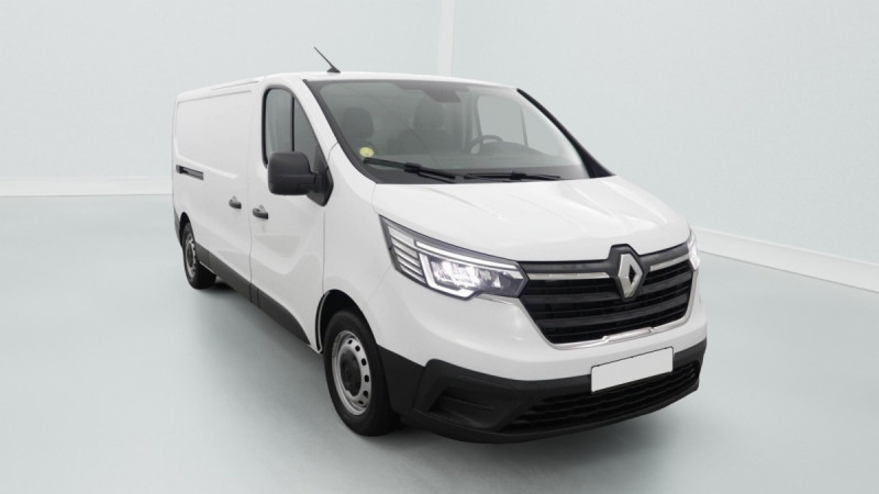 Photo 1 de l'offre de RENAULT TRAFIC FOURGON TRAFIC FGN L2H1 3000 KG BLUE DCI 130 CONFORT à 30897€ chez Carlyss automobiles Vitré
