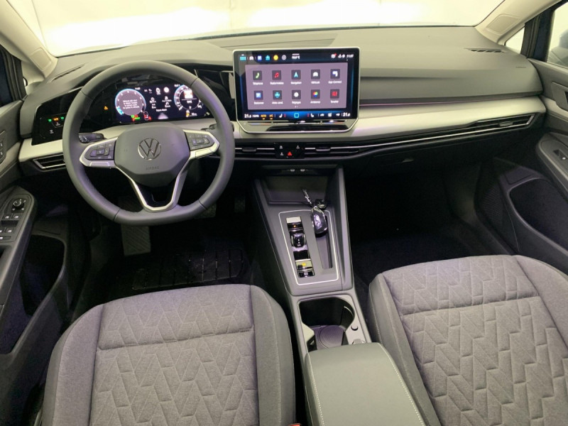 Photo 5 de l'offre de VOLKSWAGEN GOLF 8 1.5 ETSI EVO2 150 DSG7 LIFE PLUS à 32098€ chez Carlyss automobiles Vitré