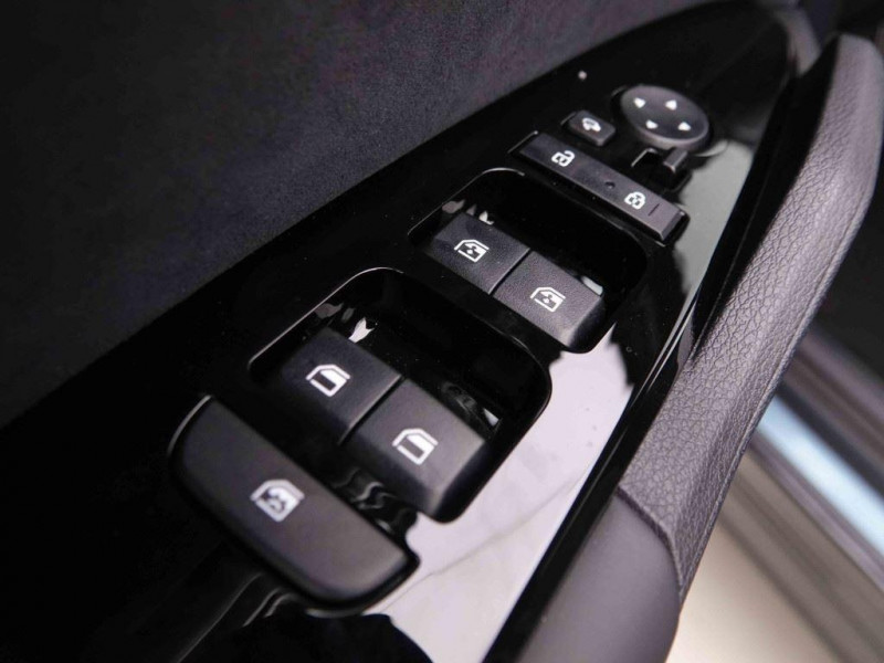 Photo 13 de l'offre de KIA SPORTAGE 1.6T-GDi HEV 215 GT-Line à 38902€ chez Carlyss automobiles Vitré