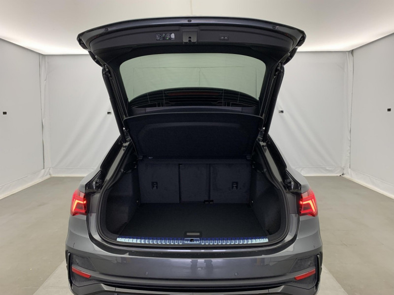 Photo 11 de l'offre de AUDI Q3 Sportback 35 TDI 150 ch S tronic 7 S line à 48598€ chez Carlyss automobiles Vitré