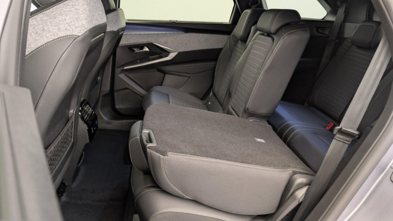 Photo 12 de l'offre de PEUGEOT 5008 Hybrid 145 e-DCS6 GT à 34998€ chez Carlyss automobiles Vitré