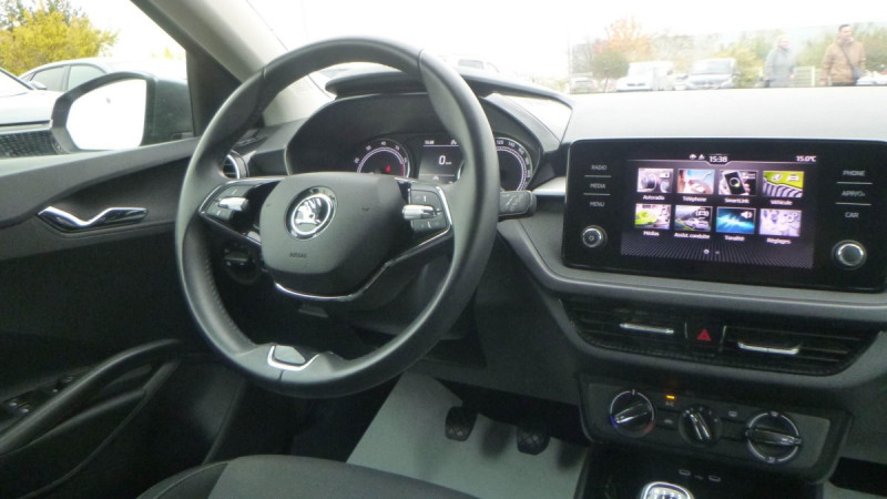 Photo 8 de l'offre de SKODA Fabia Fabia 1.0 MPI 80 ch BVM5 Ambition à 16198€ chez Carlyss automobiles Vitré