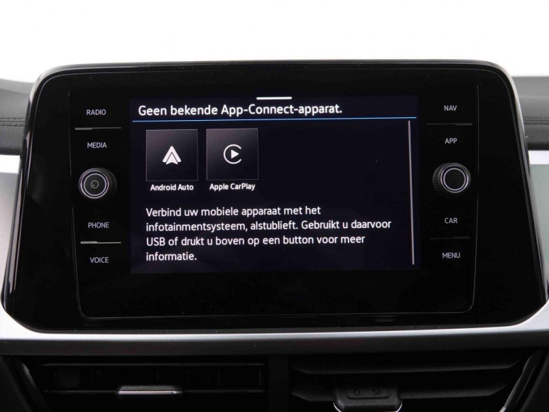 Photo 14 de l'offre de VOLKSWAGEN T-roc 1.5 TSi 150 DSG Life à 32898€ chez Carlyss automobiles Vitré