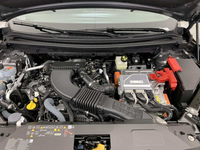 Photo 21 de l'offre de Renault AUSTRAL NOUVEAU FULL HYBRID E-TECH 200 CH EVOLUTION à 32598€ chez Carlyss automobiles Vitré