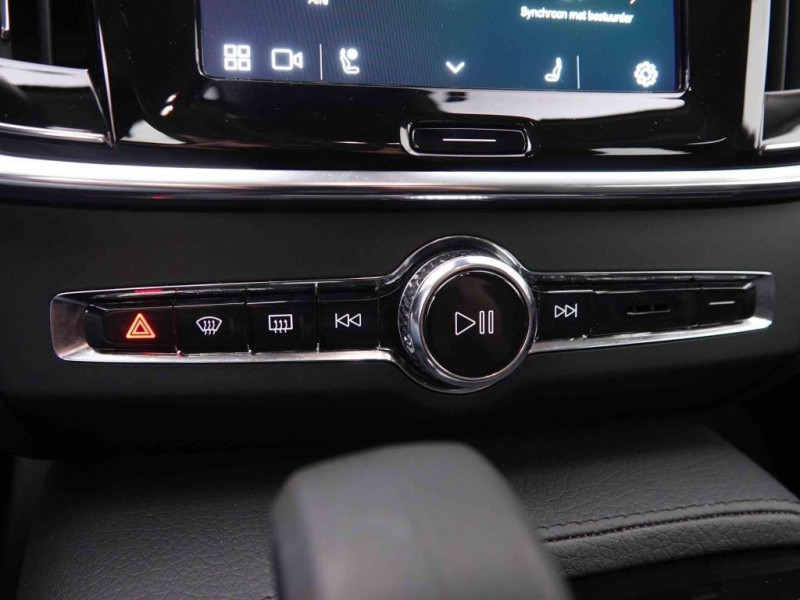 Photo 16 de l'offre de VOLVO V90 2.0 T6 PHEV 350 AWD 18gr Inscription à 37203€ chez Carlyss automobiles Vitré