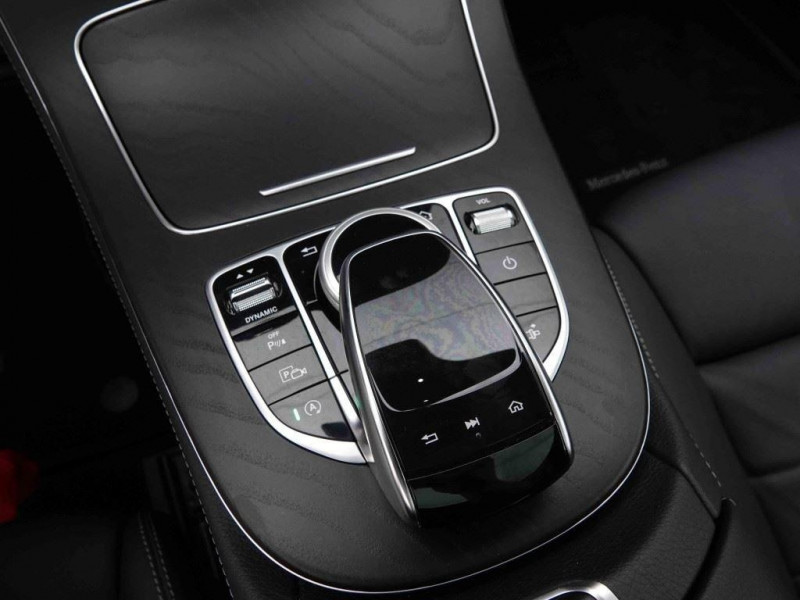 Photo 17 de l'offre de Mercedes E-Klasse 300d 245 Coupé 9g-Tronic AMG-Line Premium à 42041€ chez Carlyss automobiles Vitré