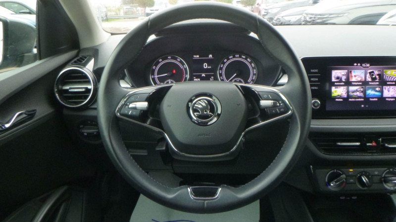 Photo 7 de l'offre de SKODA Fabia Fabia 1.0 MPI 80 ch BVM5 Ambition à 16198€ chez Carlyss automobiles Vitré