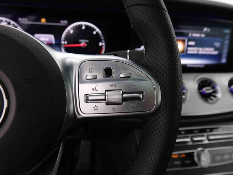 Photo 19 de l'offre de Mercedes E-Klasse 300d 245 Coupé 9g-Tronic AMG-Line Premium à 42041€ chez Carlyss automobiles Vitré