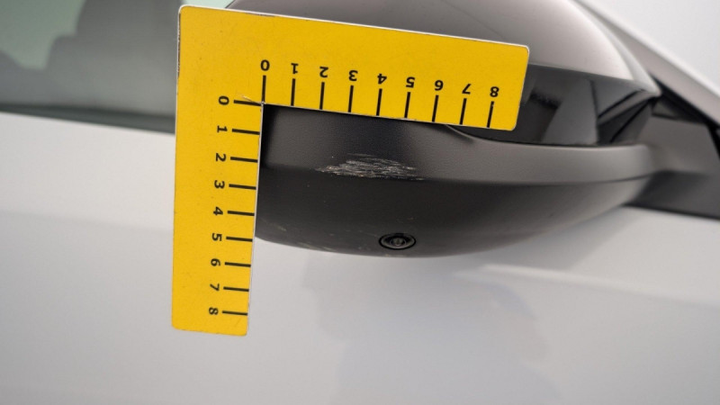 Photo 24 de l'offre de PEUGEOT 3008 NOUVEAU HYBRID 136 E-DCS6 ALLURE à 29379€ chez Carlyss automobiles Vitré