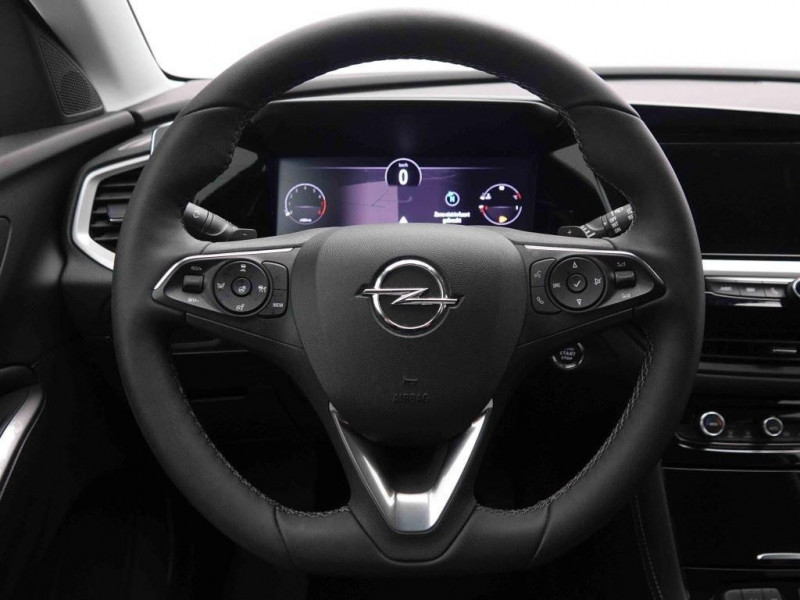 Photo 6 de l'offre de OPEL Grandland 1.2 T 130 AT Ultimate à 26194€ chez Carlyss automobiles Vitré
