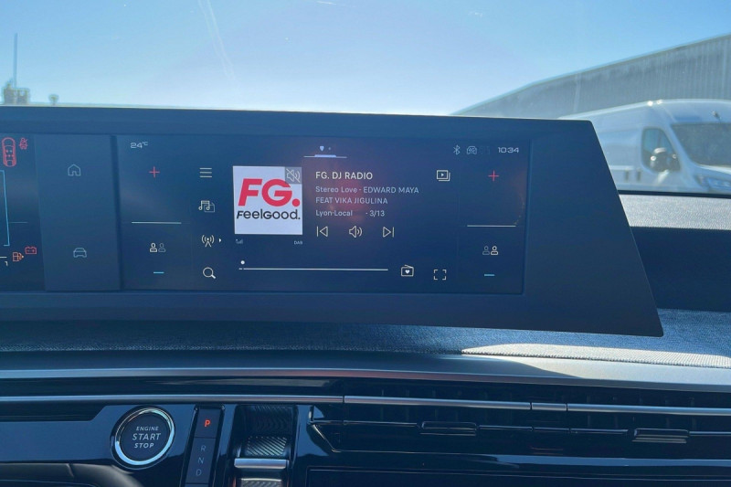 Photo 18 de l'offre de PEUGEOT 3008 Hybrid 145 e-DCS6 Allure à 28998€ chez Carlyss automobiles Vitré