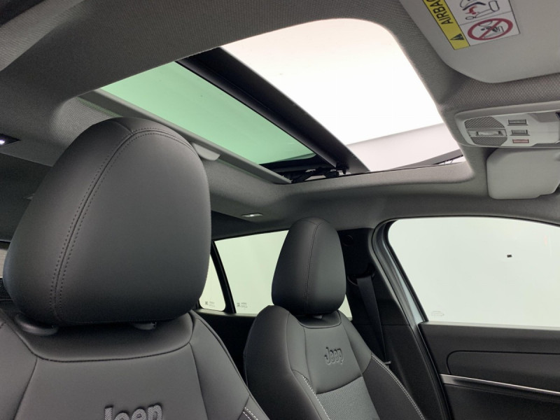 Photo 22 de l'offre de Jeep Avenger 1.2 Turbo T3 100 ch Summit à 23998€ chez Carlyss automobiles Vitré