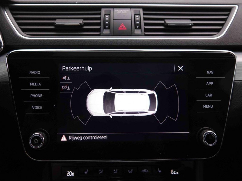 Photo 13 de l'offre de SKODA Superb 1.4 TSi 218 PHEV Combi Edition à 32177€ chez Carlyss automobiles Vitré