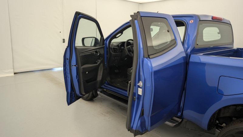 Photo 12 de l'offre de ISUZU D-MAX 1.9 4X4 SPACE CAB N60 NSPORT  AT à 45846€ chez Carlyss automobiles Vitré