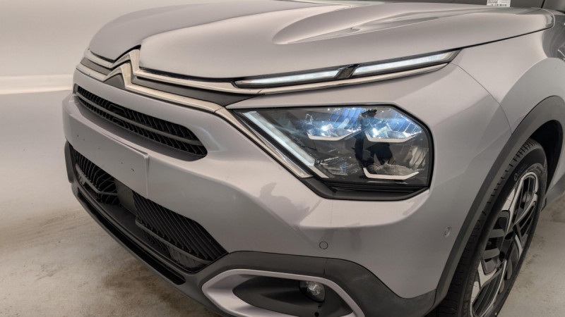 Photo 22 de l'offre de CITROEN C4 PureTech 130 S&S BVM6 Shine à 17552€ chez Carlyss automobiles Vitré