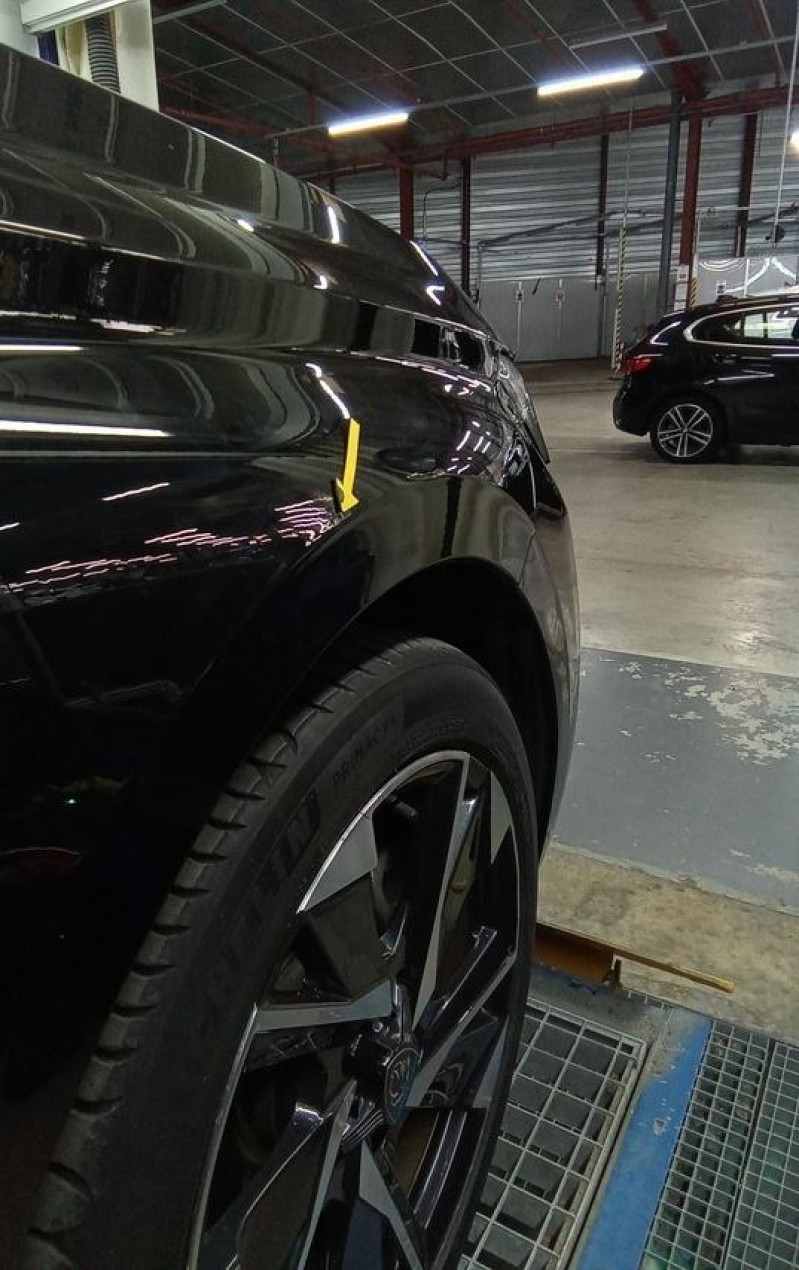 Photo 7 de l'offre de PEUGEOT 308 BlueHDi 130ch S&S EAT8 Allure Pack à 24598€ chez Carlyss automobiles Vitré