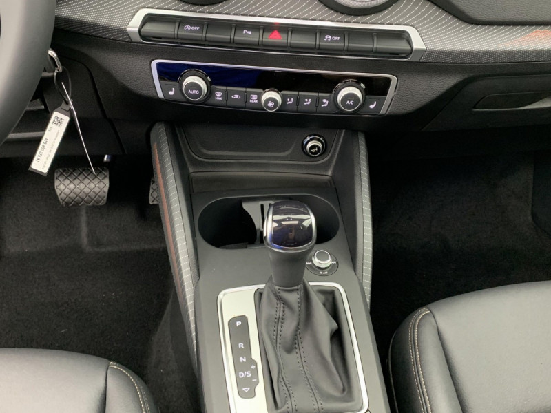 Photo 24 de l'offre de AUDI Q2 35 TFSI 150 S tronic 7 Design à 35598€ chez Carlyss automobiles Vitré