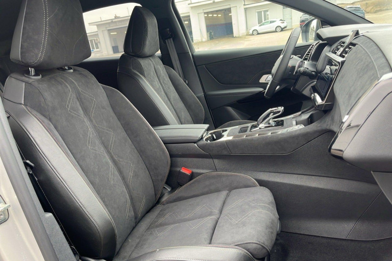 Photo 9 de l'offre de DS DS7 BlueHDi 130 EAT8 Pallas à 33598€ chez Carlyss automobiles Vitré