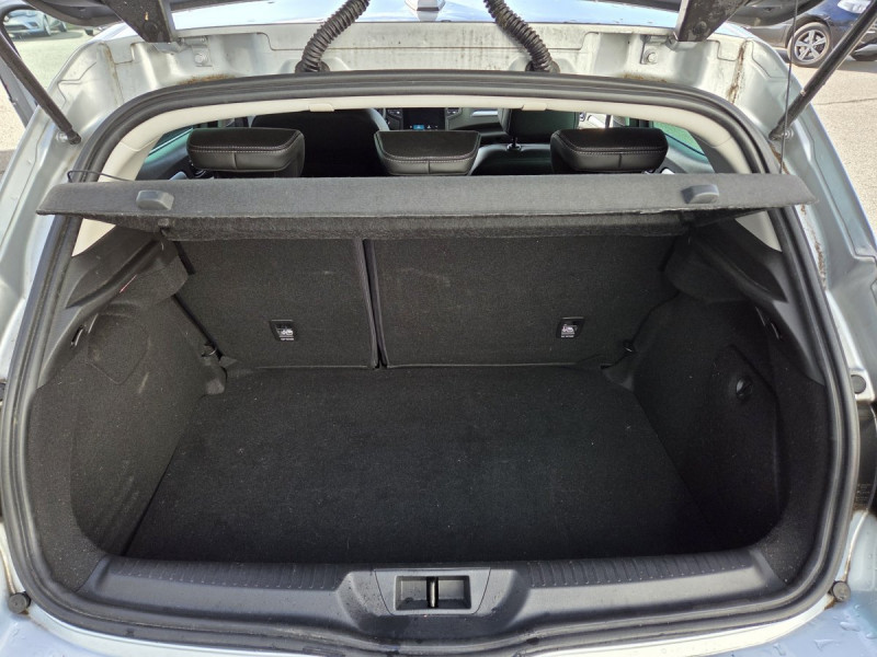 Photo 23 de l'offre de Renault Mégane Berline (4) techno Blue dCi 115 EDC à 17490€ chez Carlyss automobiles Vitré