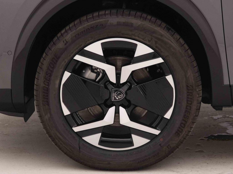 Photo 19 de l'offre de PEUGEOT 2008 1.2 HYBRID 145 eDCS6 Allure à 28698€ chez Carlyss automobiles Vitré