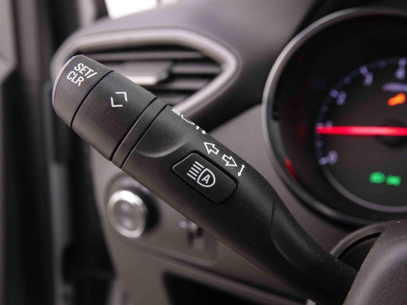 Photo 11 de l'offre de OPEL Crossland 1.2 Turbo 110 ch Elegance à 19798€ chez Carlyss automobiles Vitré