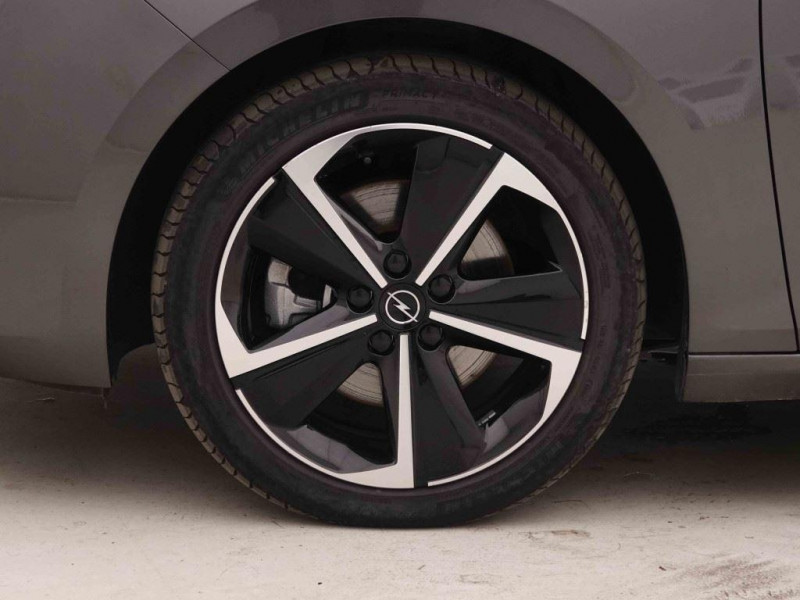 Photo 22 de l'offre de OPEL Astra 1.5 TURBO D 130 BVA8 GS LINE à 25198€ chez Carlyss automobiles Vitré