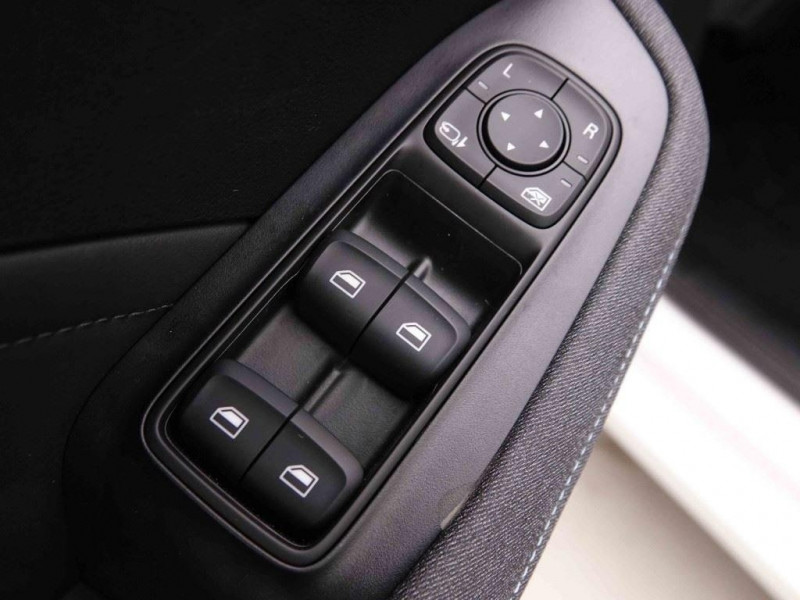 Photo 9 de l'offre de MG Motor MG5 61 kWh Long Range 400km WLTP Luxury à 26898€ chez Carlyss automobiles Vitré