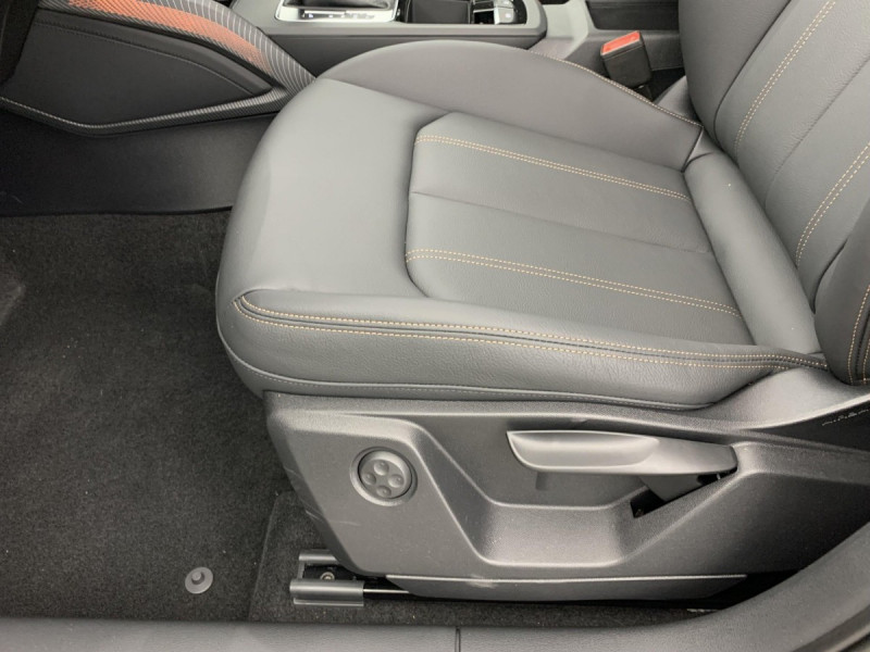 Photo 21 de l'offre de AUDI Q2 35 TFSI 150 S tronic 7 Design à 35598€ chez Carlyss automobiles Vitré