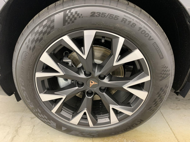 Photo 25 de l'offre de Cupra Terramar 1.5 eTSI Hybrid 150 ch DSG7 V à 36998€ chez Carlyss automobiles Vitré
