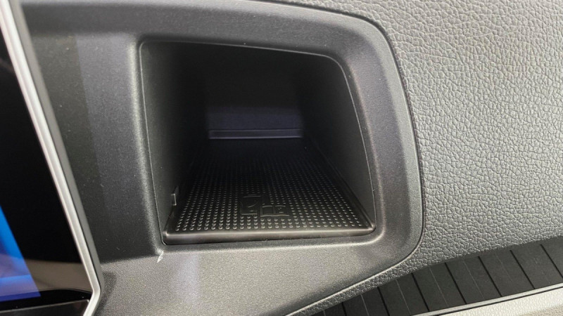 Photo 14 de l'offre de VOLKSWAGEN Crafter VAN 35 L3H3 2.0 TDI 140 CH BUSINESS à 35037€ chez Carlyss automobiles Vitré