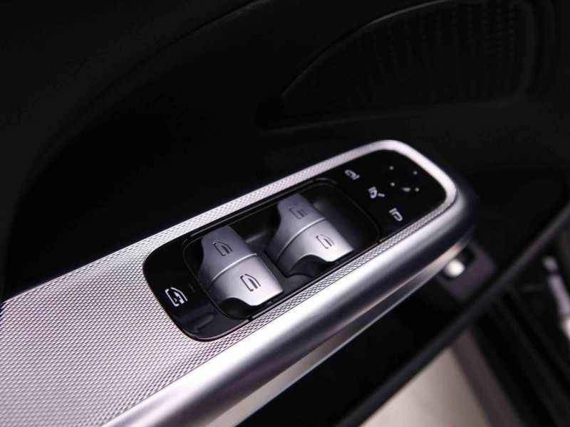 Photo 21 de l'offre de MERCEDES-BENZ CLASSE E BREAK E220D 9G-TRONIC AVANTGARDE LINE à 47361€ chez Carlyss automobiles Vitré