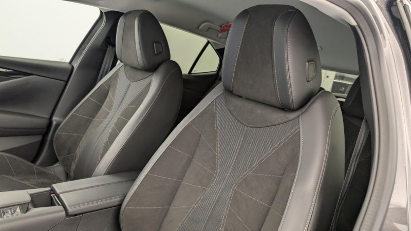 Photo 16 de l'offre de DS DS4 BlueHDi 130 EAT8 Etoile - Alcantara à 28264€ chez Carlyss automobiles Vitré