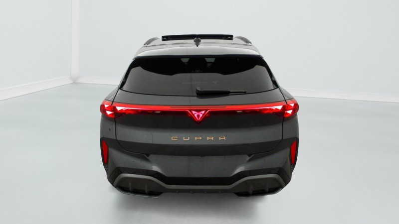 Photo 6 de l'offre de Cupra Terramar 1.5 eTSI Hybrid 150 ch DSG7 V à 36998€ chez Carlyss automobiles Vitré