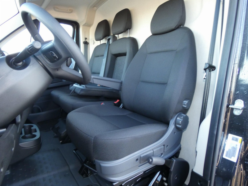 Photo 11 de l'offre de CITROEN Jumper Fourgon TOLE 35 L2H2 180 S&S BVA8 à 31437€ chez Carlyss automobiles Vitré