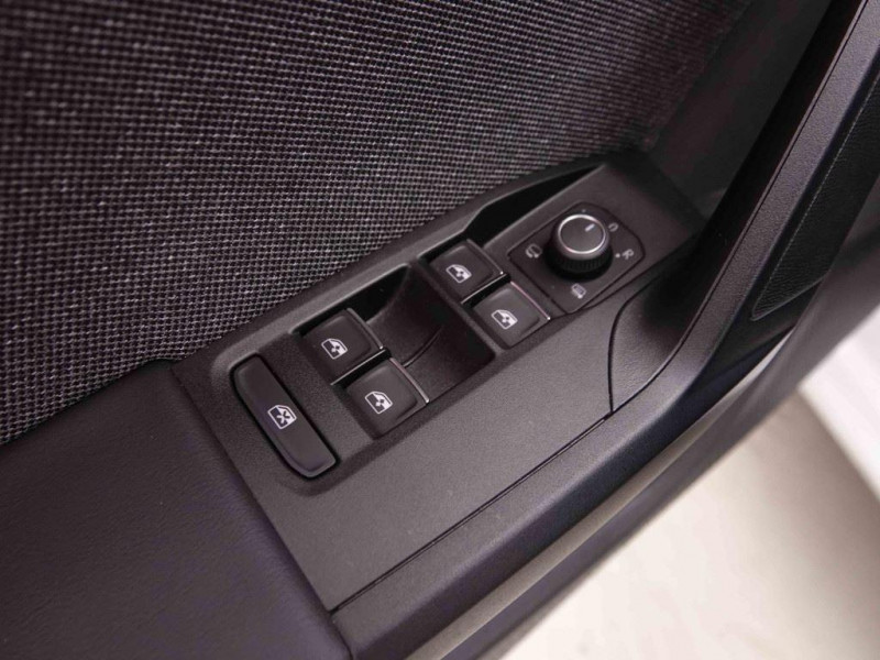 Photo 14 de l'offre de SEAT Leon ST 1.4 PHEV 204 DSG Xcellence à 25698€ chez Carlyss automobiles Vitré