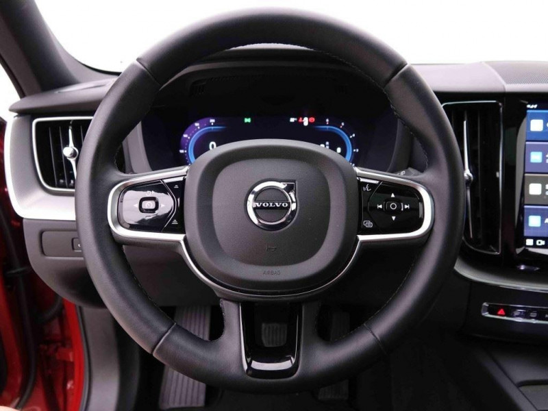 Photo 8 de l'offre de VOLVO XC60 2.0 B4 197 Geartronic Plus Dark à 51165€ chez Carlyss automobiles Vitré