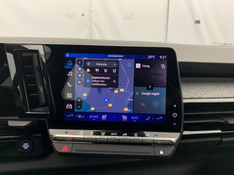 Photo 15 de l'offre de Renault AUSTRAL NOUVEAU FULL HYBRID E-TECH 200 CH EVOLUTION à 32598€ chez Carlyss automobiles Vitré