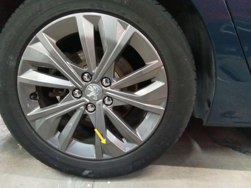 Photo 11 de l'offre de PEUGEOT 508 SW Hybrid 225 e-EAT8 Allure à 22598€ chez Carlyss automobiles Vitré