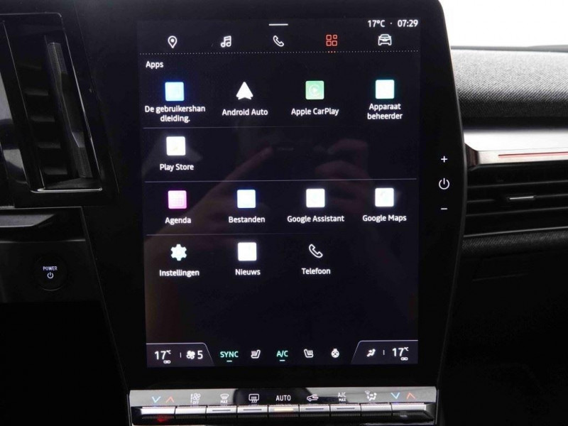 Photo 12 de l'offre de RENAULT Mégane 40 kWh E-TECH R130 Boost Charge à 24718€ chez Carlyss automobiles Vitré