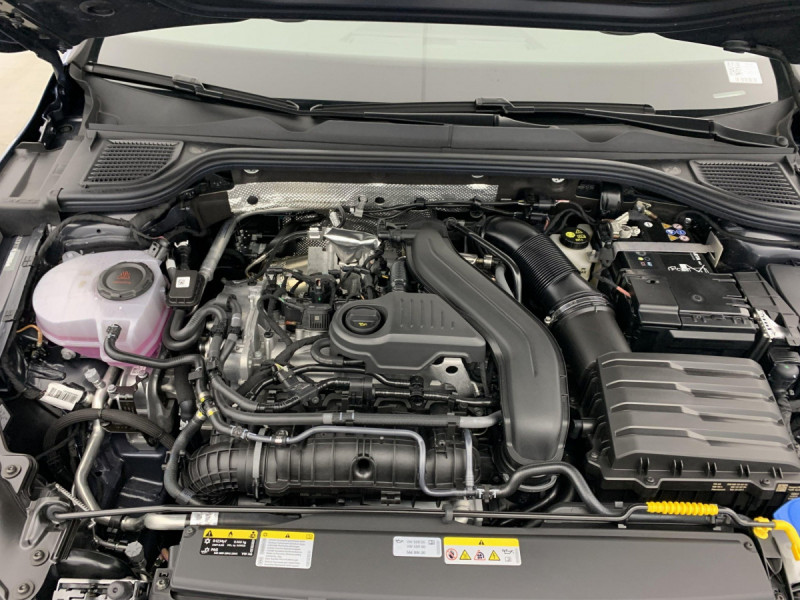 Photo 22 de l'offre de VOLKSWAGEN GOLF 8 1.5 eTSI EVO2 116 DSG7 Life Plus à 29998€ chez Carlyss automobiles Vitré