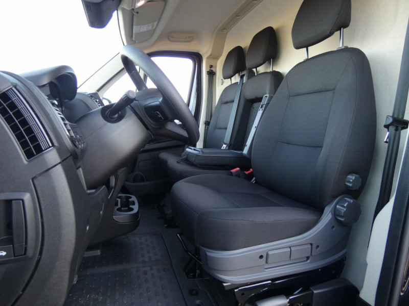 Photo 9 de l'offre de CITROEN Jumper Fourgon TOLE 35 L2H2 140 S&S BVM6 à 28557€ chez Carlyss automobiles Vitré