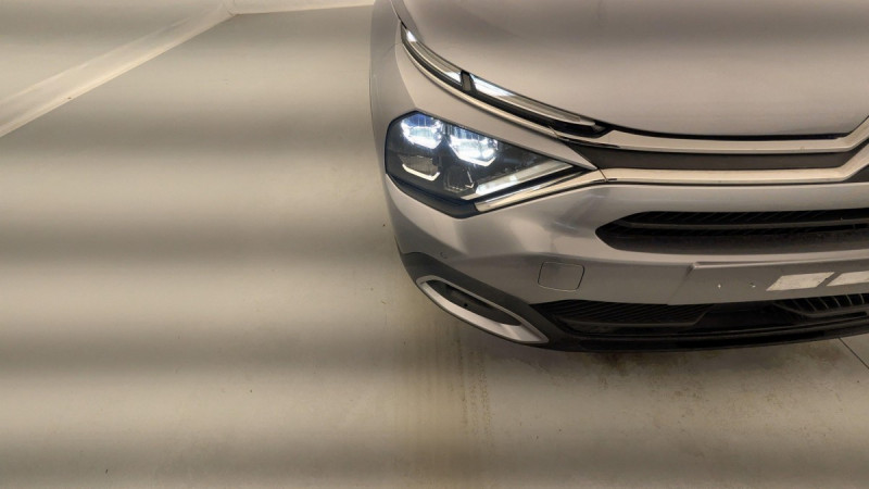 Photo 16 de l'offre de CITROEN C4 PureTech 130 S&S BVM6 Shine à 15804€ chez Carlyss automobiles Vitré