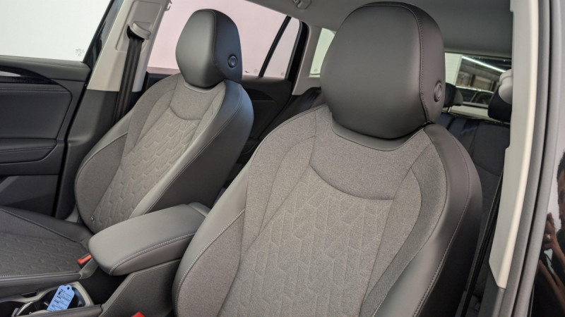 Photo 16 de l'offre de VOLKSWAGEN TIGUAN NOUVEAU 1.5 eTSI 150CV DSG7 LIFE PLUS à 37998€ chez Carlyss automobiles Vitré